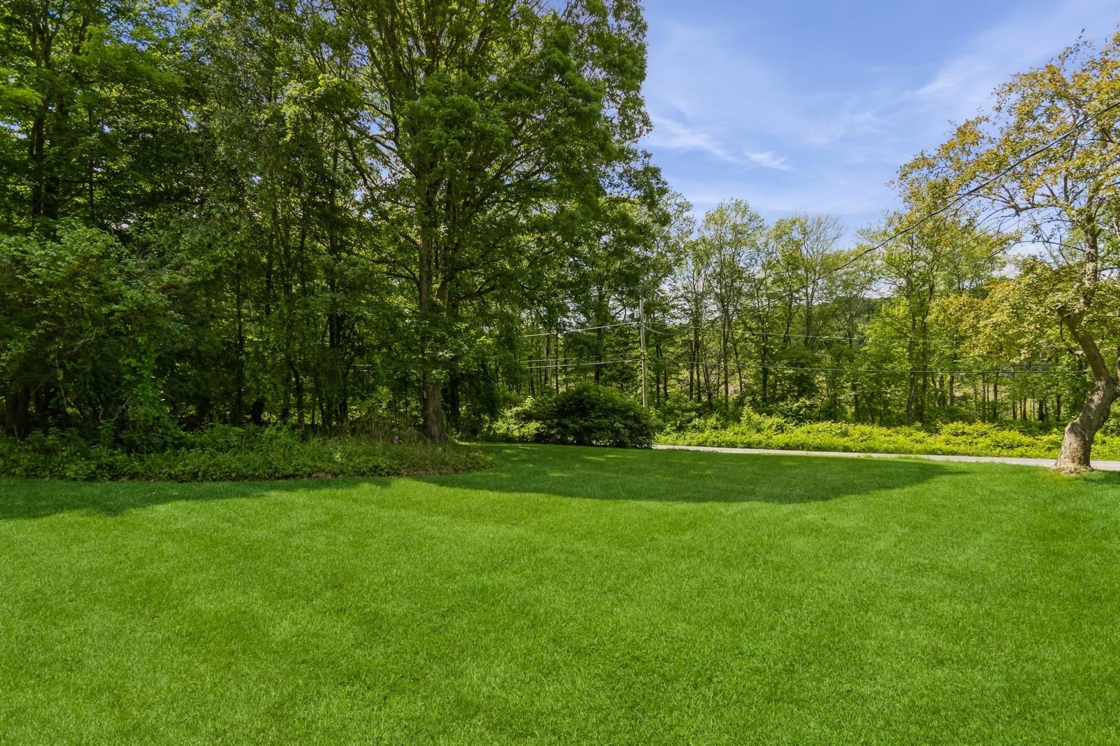 Carmel, New York 10512, United States, 5 Bedrooms Bedrooms, ,4 BathroomsBathrooms,Residential,Active,146101