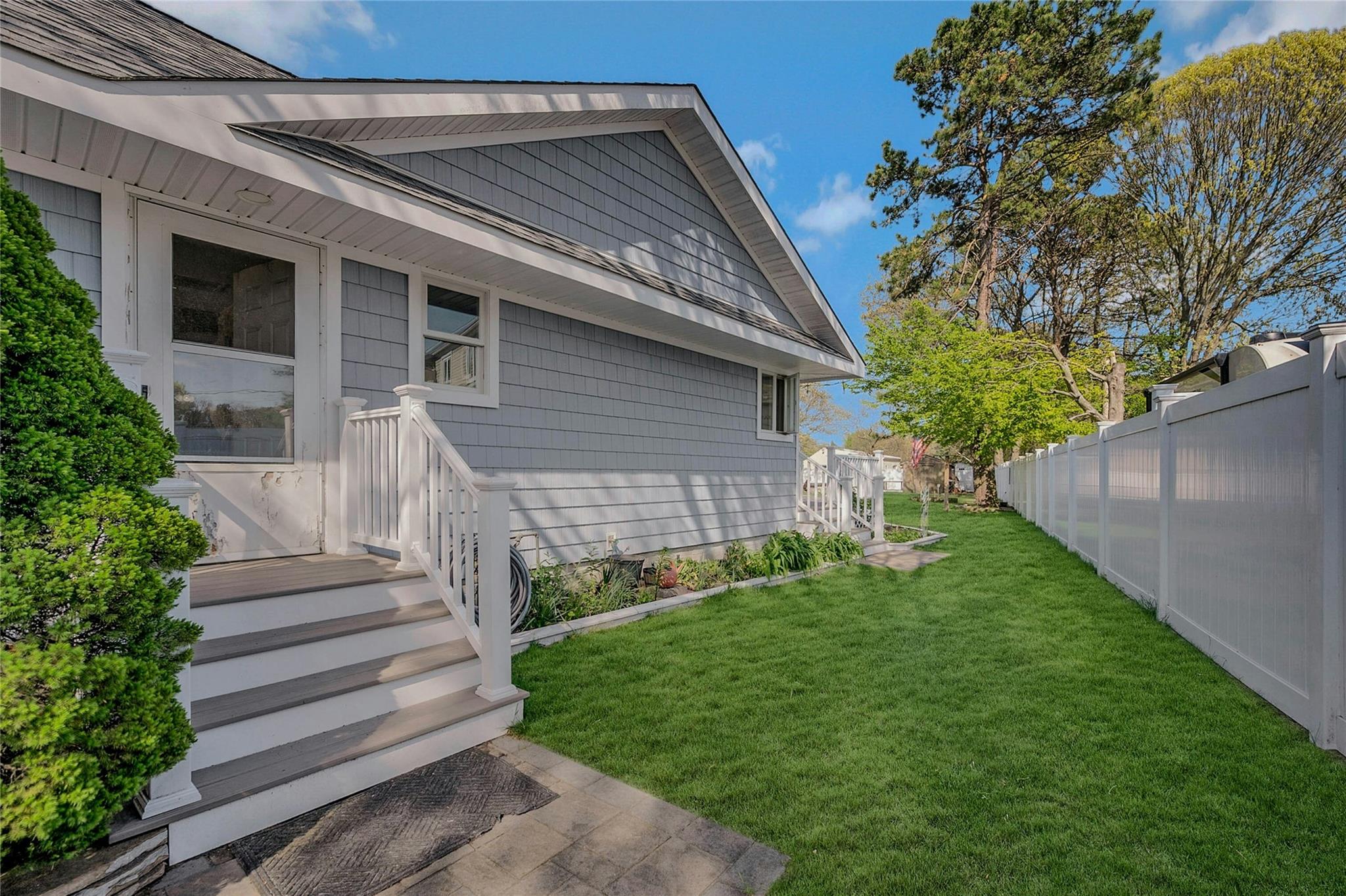 203 N Coleman Road, Centereach, New York image 11