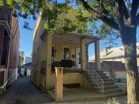 646 E 230th Street Bronx NY 10466