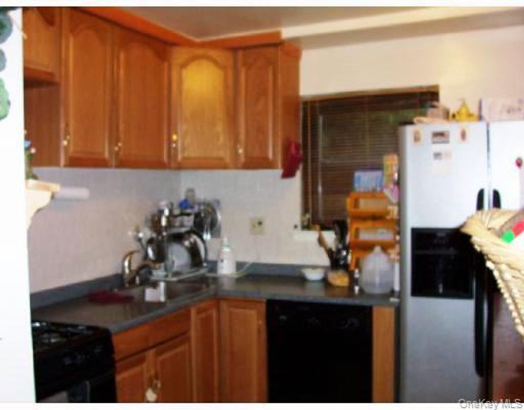 Photo of 17 Sneden Place W #17, Spring Valley, NY 10977 (MLS # 950250)