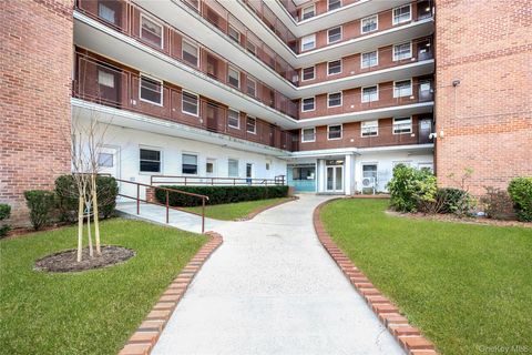 Photo of 97-40 62nd Drive #11A, Rego Park, NY 11374 (MLS # 998619)