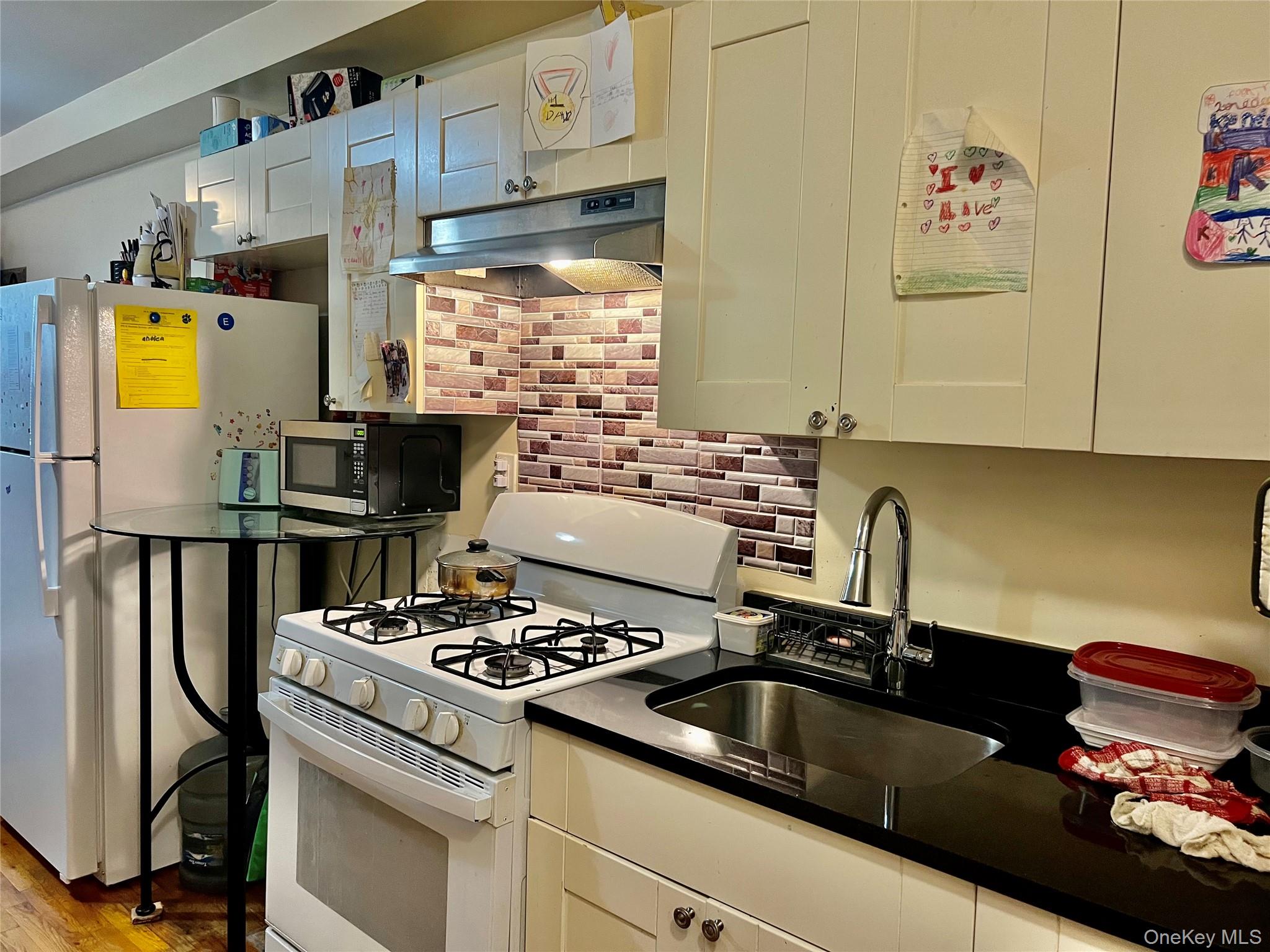 143 Scribner Avenue 1Fl-Retail; 2F-Apt; 3FlAp