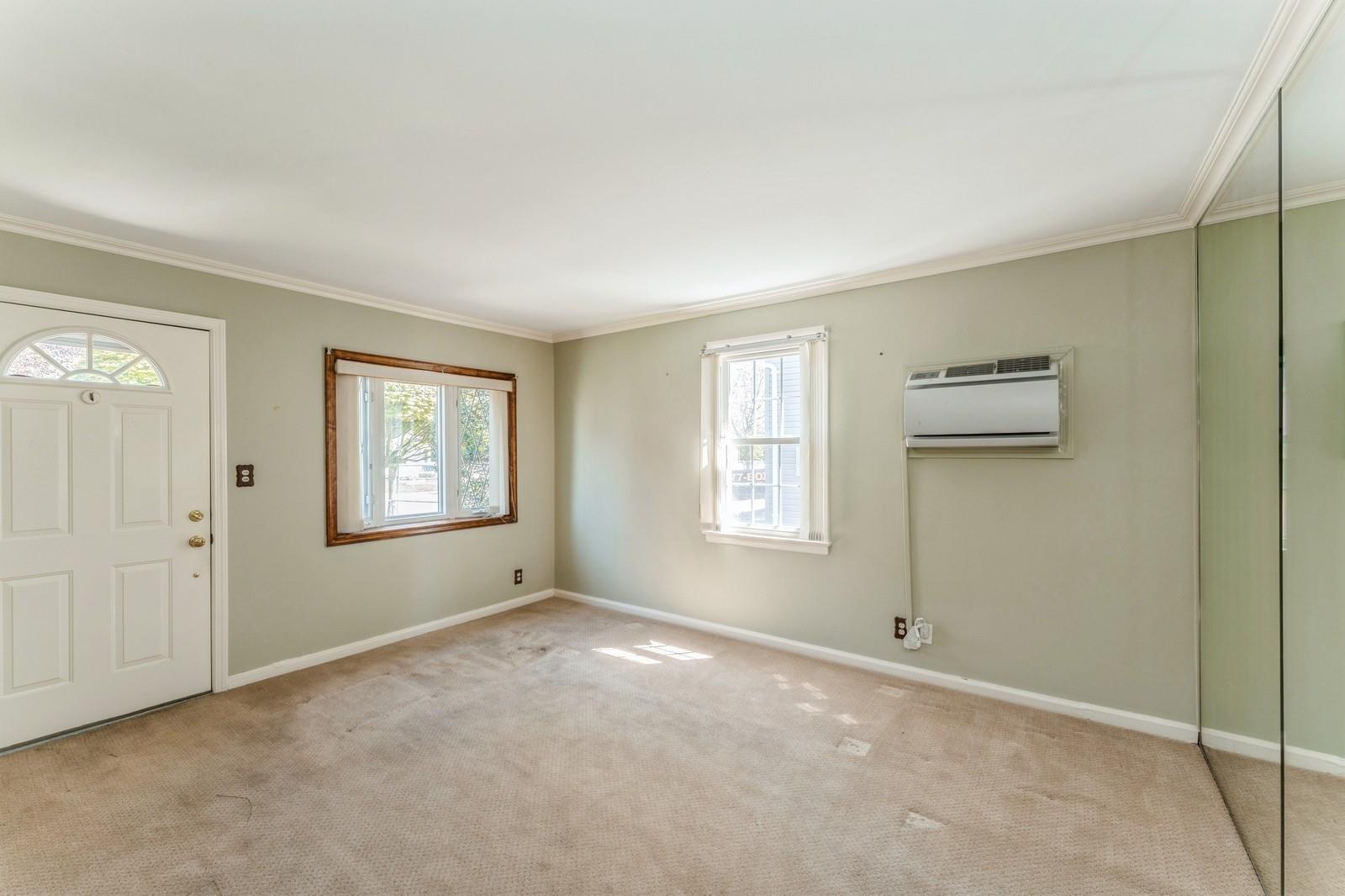 266 Semton Boulevard, Franklin Square, New York image 4