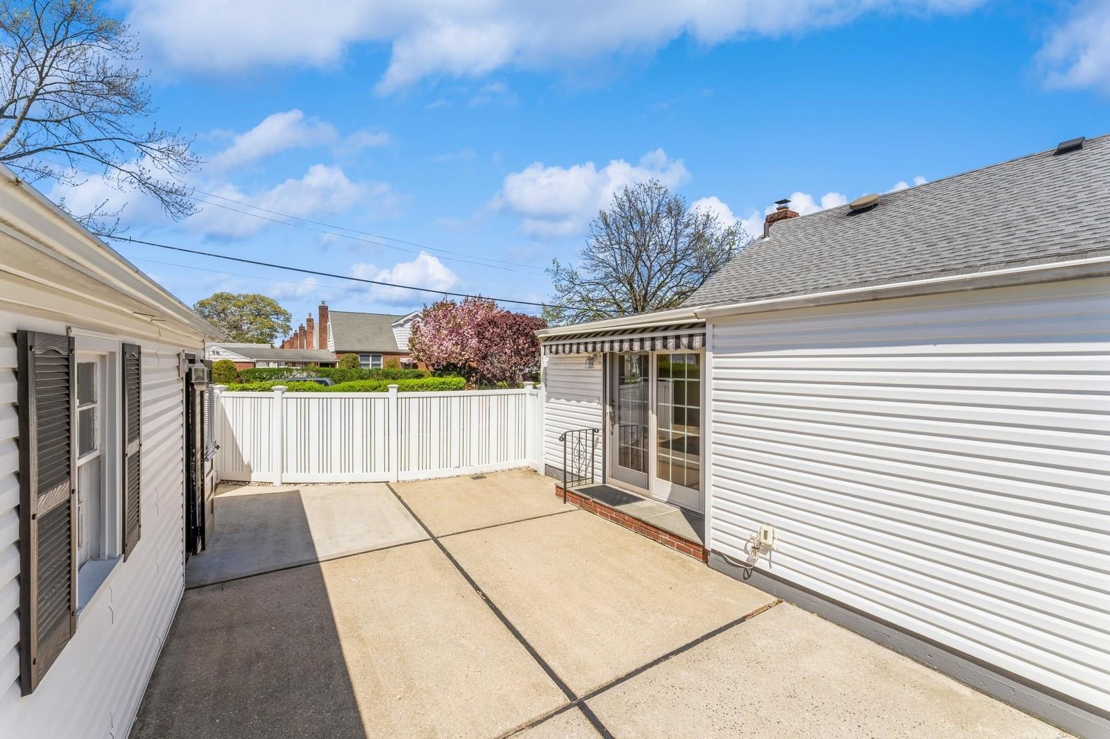 266 Semton Boulevard, Franklin Square, New York image 16