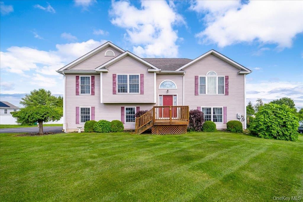 Photo of 5 Sunrise Drive, Milton, NY 12547 (MLS # 985944)