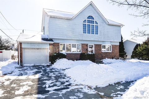 Homes For Sale - 25 Westbury Avenue<br/> Plainview, NY 11803