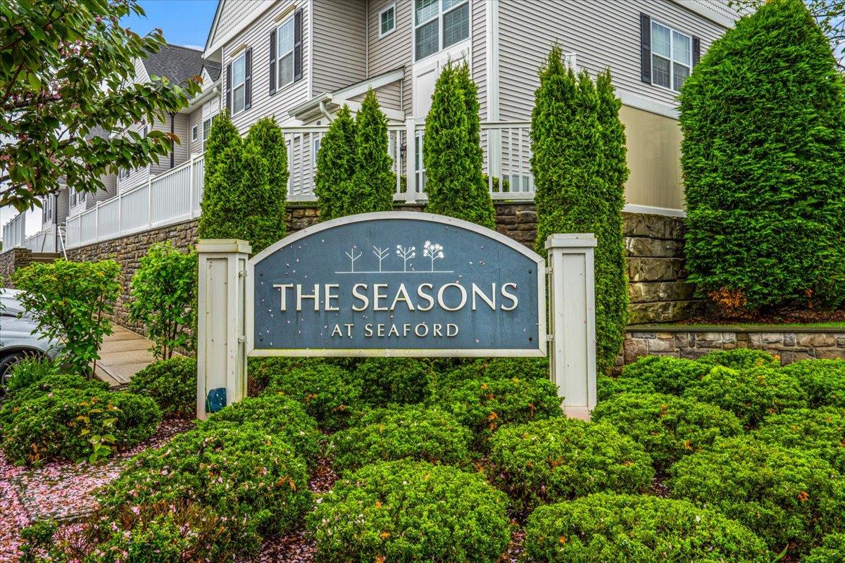 75 Spring Drive, Seaford, New York image 3