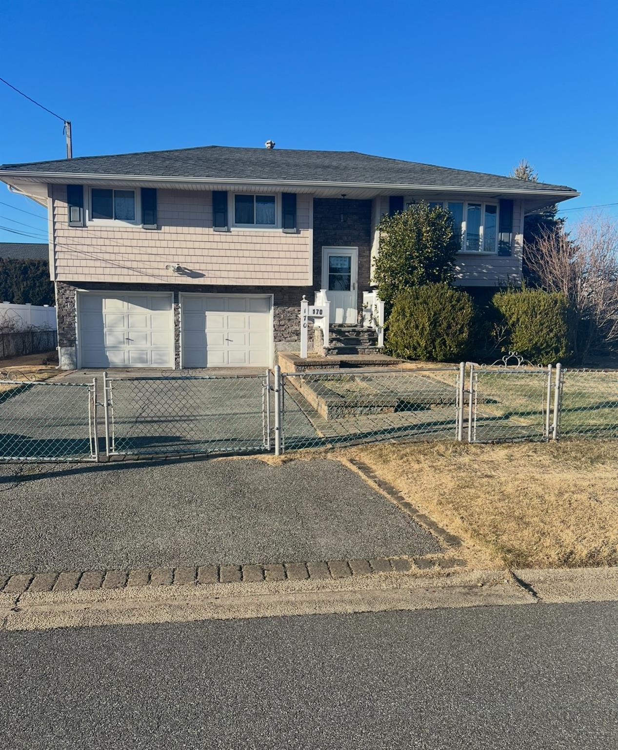 170 11th Street, West Babylon, New York image 1
