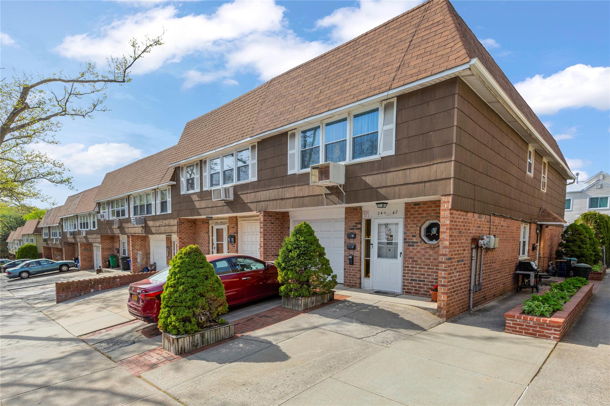 Property for Sale at 68th Avenue, Douglaston, Queens, NY - Bedrooms: 5 
Bathrooms: 4 
Rooms: 11  - $1,199,999