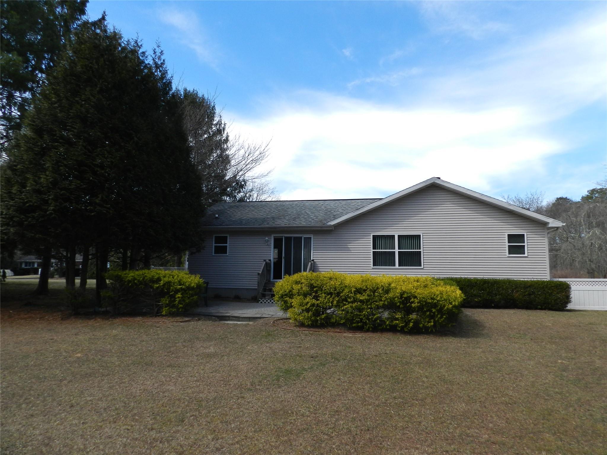 22 Nidzyn Avenue, Remsenburg, New York image 5