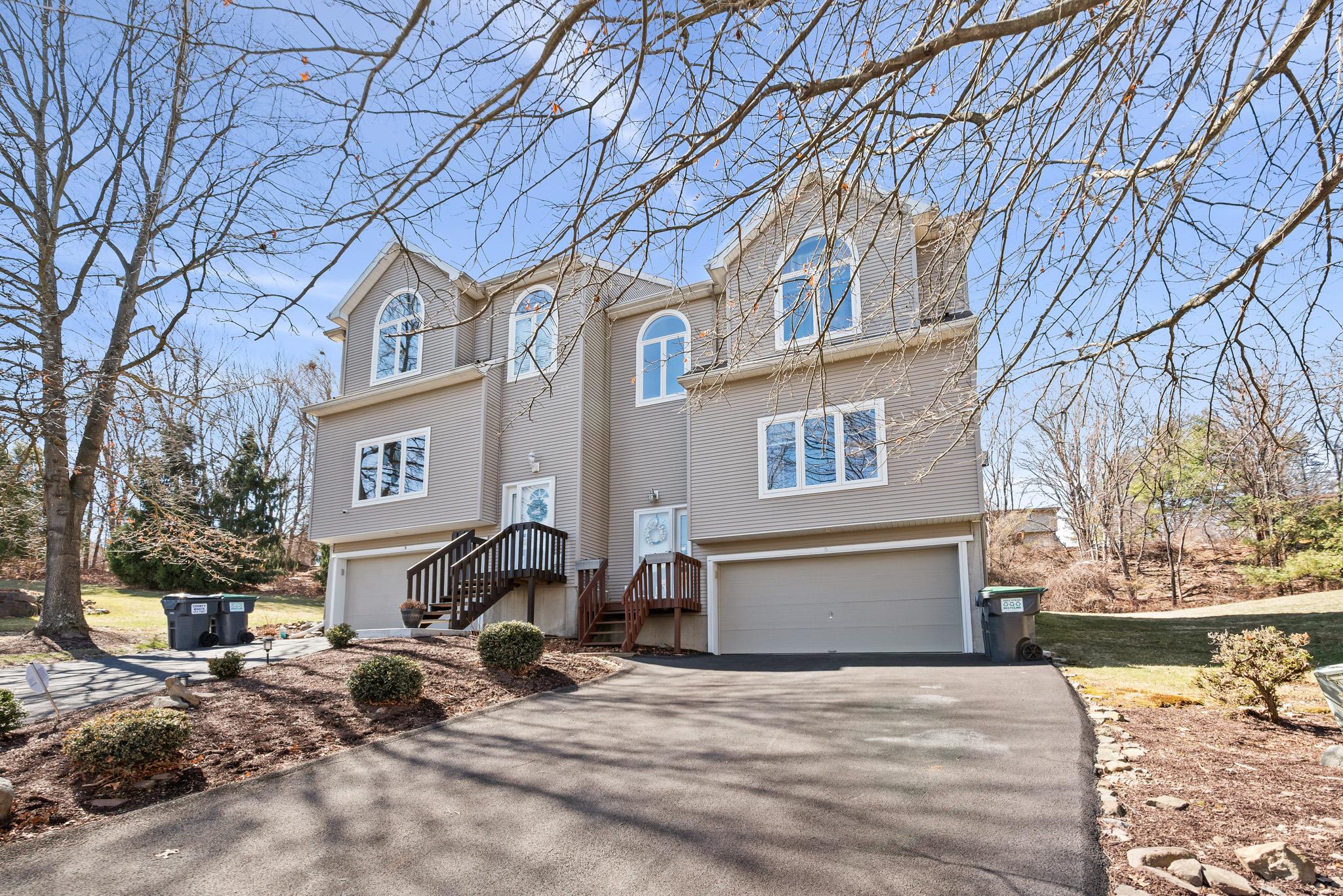6 E Horizon Court, Woodbury, New York image 1