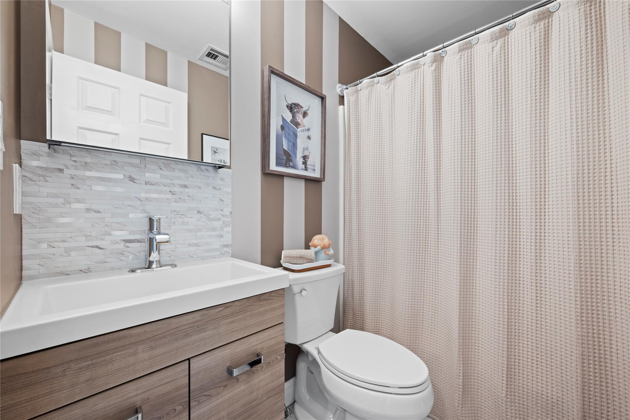6 E Horizon Court, Woodbury, New York image 23