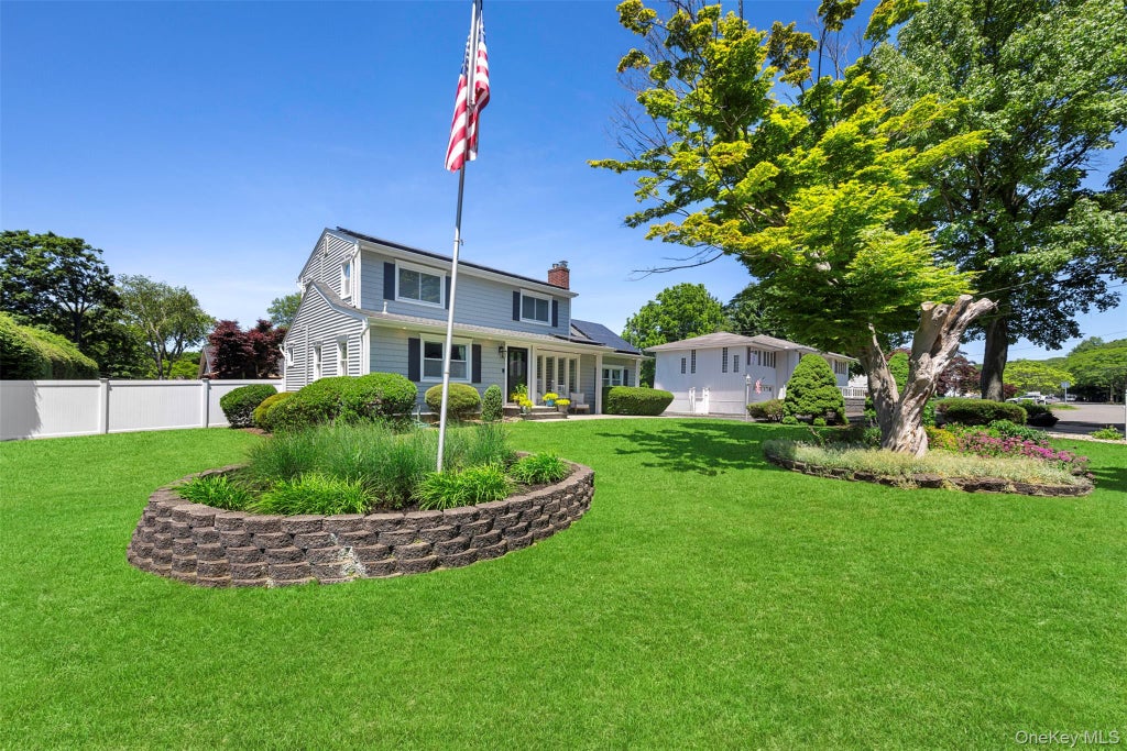Photo of 19 Alyssum Avenue, Huntington, NY 11743 (MLS # 1013882)