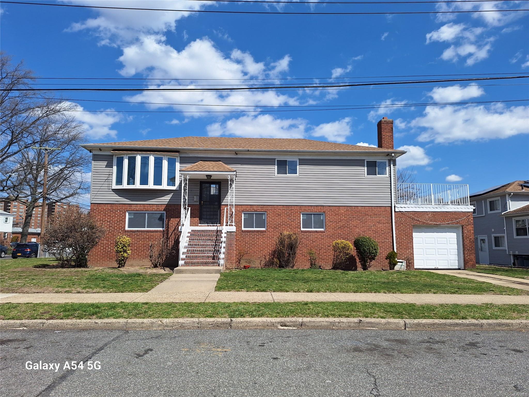 Property for Sale at 159th Street, Jamaica, Queens, NY - Bedrooms: 6 
Bathrooms: 4 
Rooms: 12  - $1,500,000