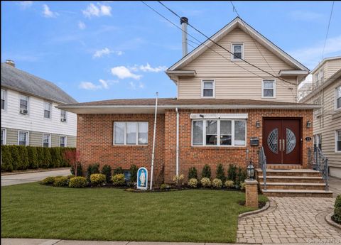 Multifamily For Sale - 11 W Hitchcock Avenue<br/> Floral Park, NY 11001