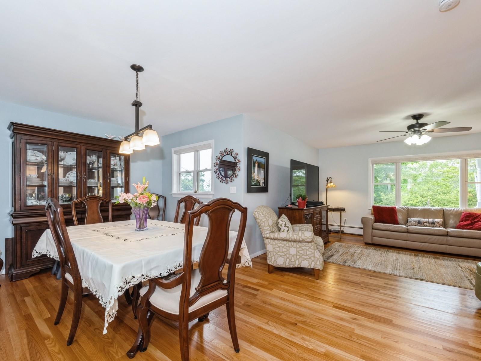 Carmel, New York 10512, United States, 3 Bedrooms Bedrooms, ,2 BathroomsBathrooms,Residential,Active,144162