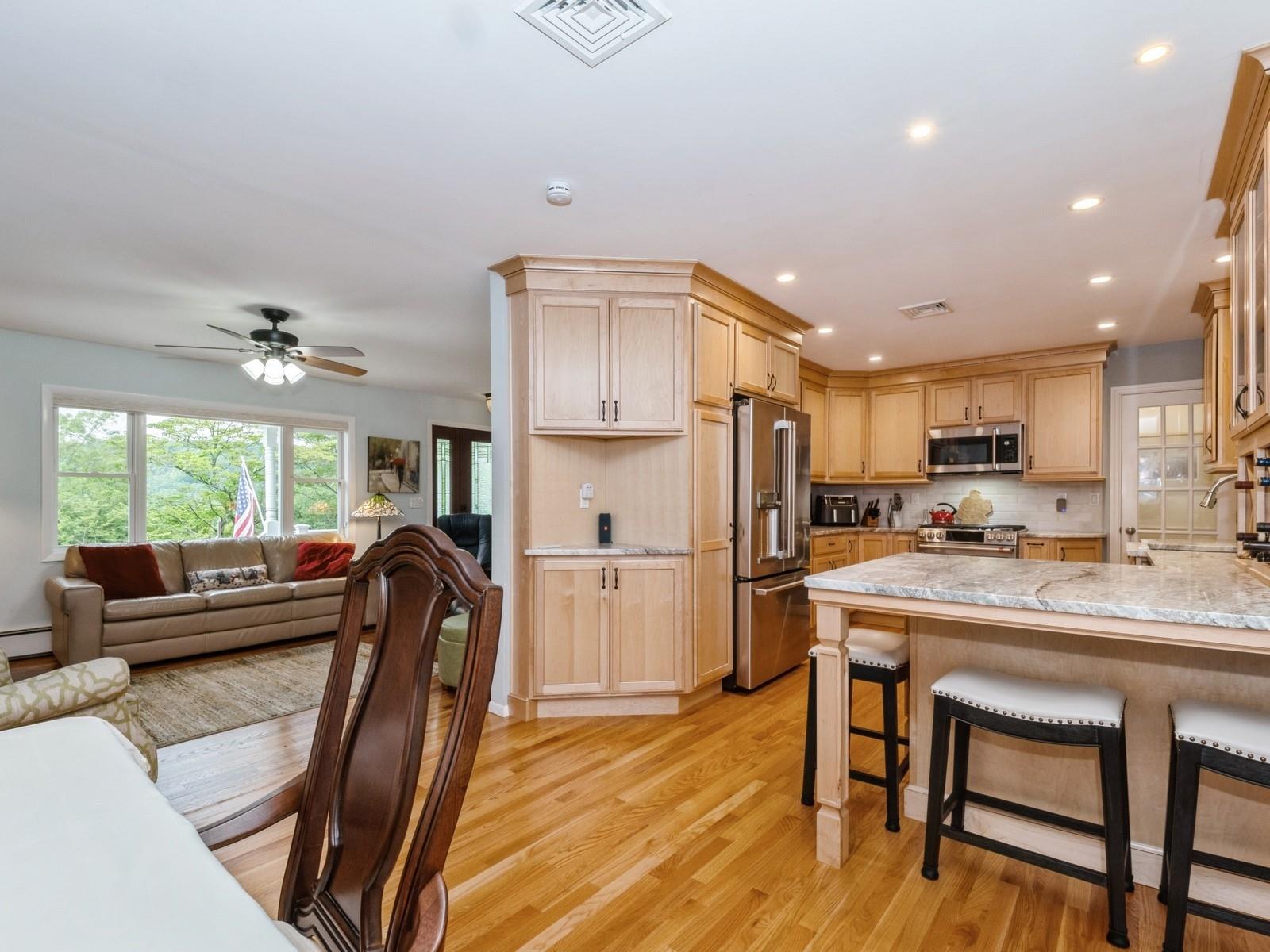 Carmel, New York 10512, United States, 3 Bedrooms Bedrooms, ,2 BathroomsBathrooms,Residential,Active,144162