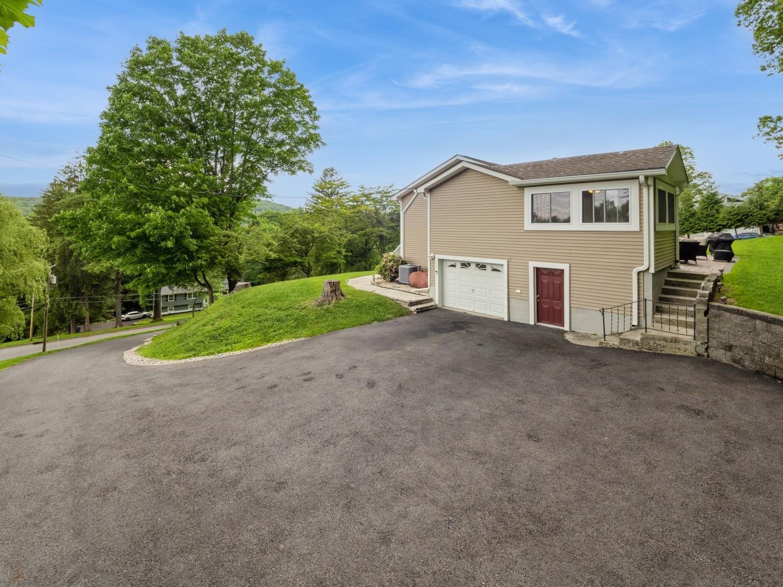 Carmel, New York 10512, United States, 3 Bedrooms Bedrooms, ,2 BathroomsBathrooms,Residential,Active,144162