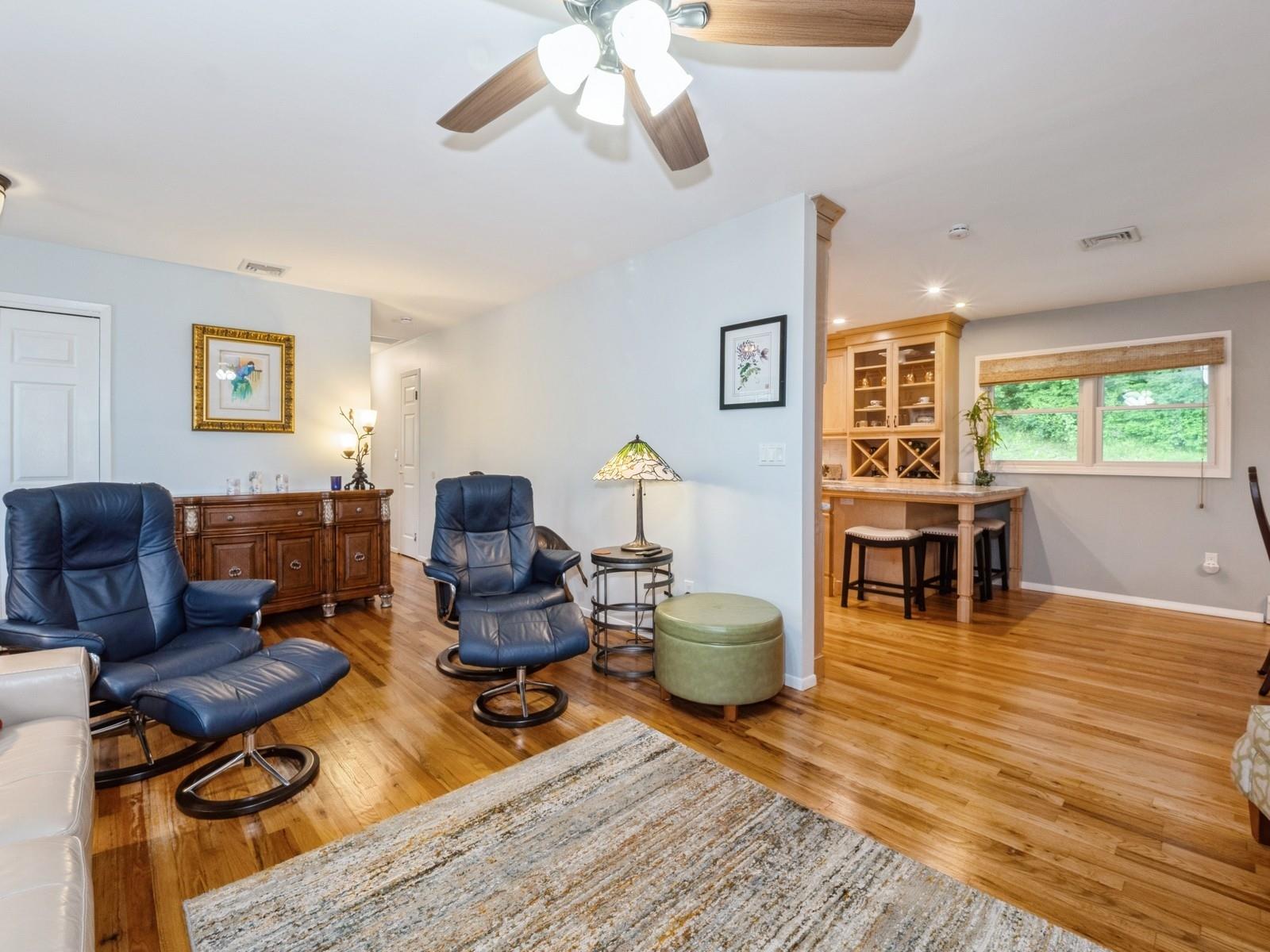 Carmel, New York 10512, United States, 3 Bedrooms Bedrooms, ,2 BathroomsBathrooms,Residential,Active,144162