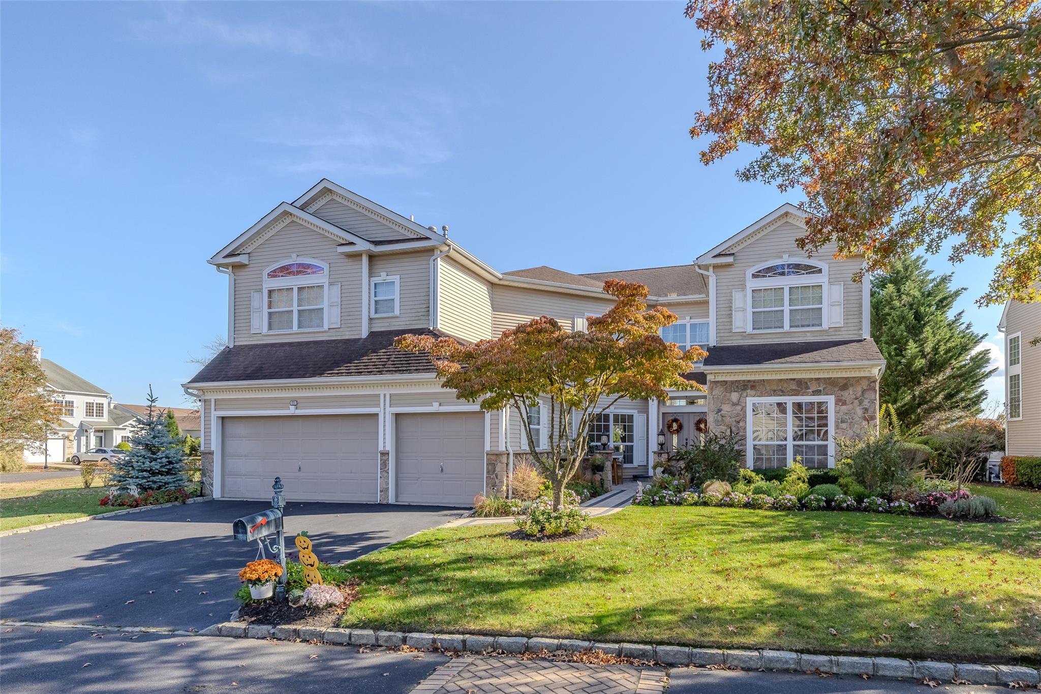 77 Hamlet Drive, Mount Sinai, New York image 1