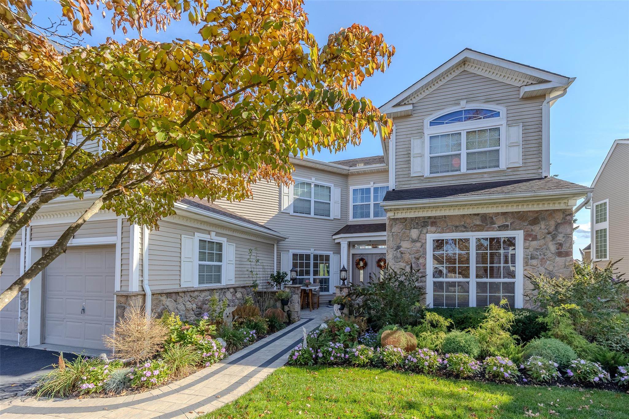 77 Hamlet Drive, Mount Sinai, New York image 2