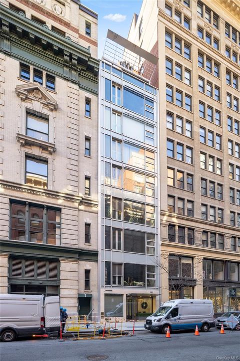 116 W 22nd Street 3 New York (Manhattan) NY 10011