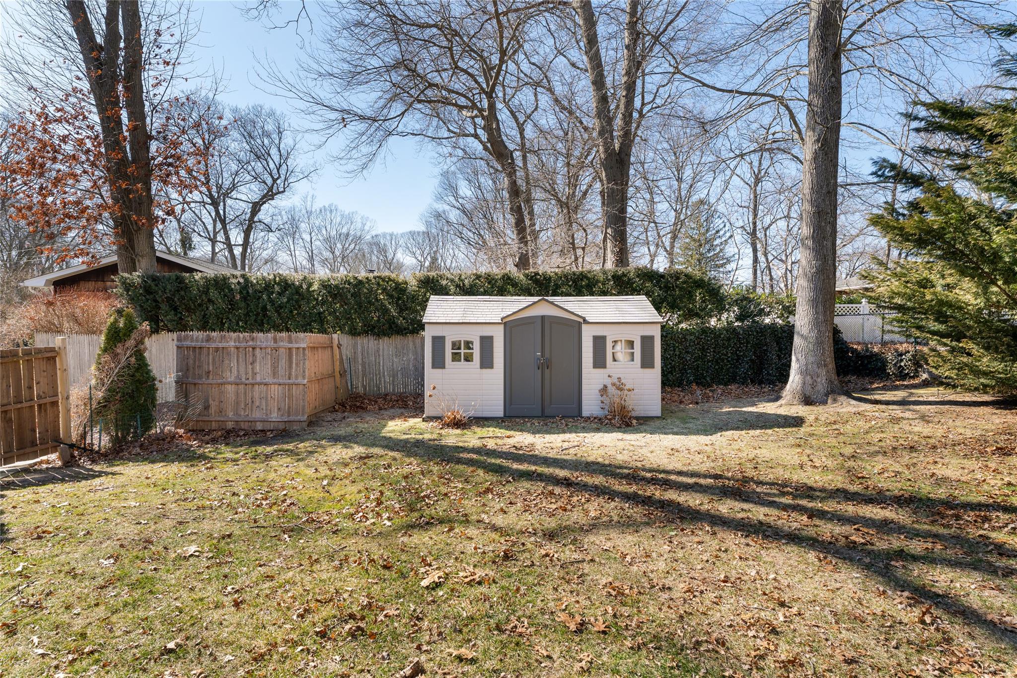 11 Pleasant Drive, East Setauket, New York image 25