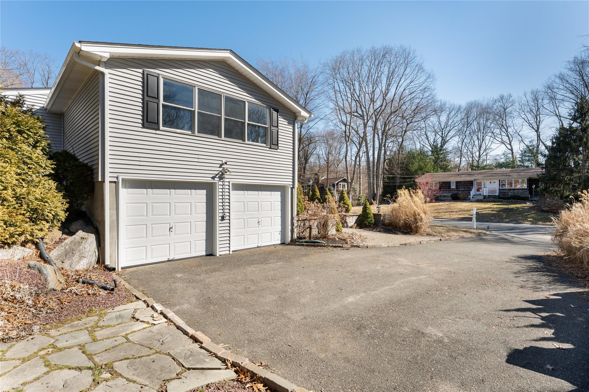 11 Pleasant Drive, East Setauket, New York image 22