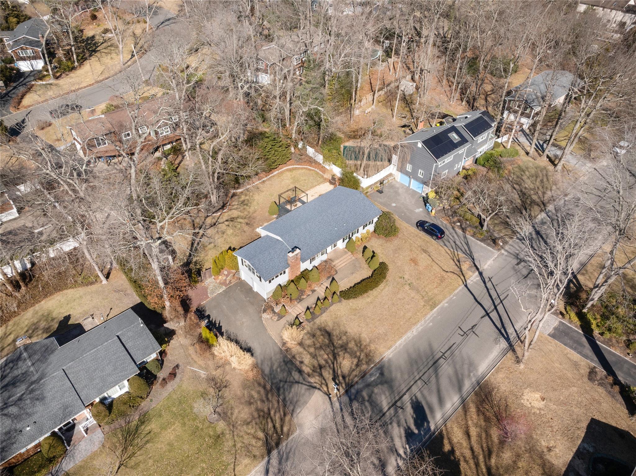 11 Pleasant Drive, East Setauket, New York image 2