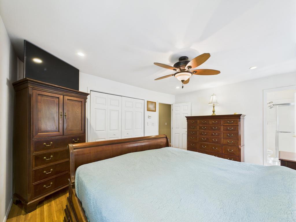 329 Ridgefield Road, Hauppauge, New York image 22