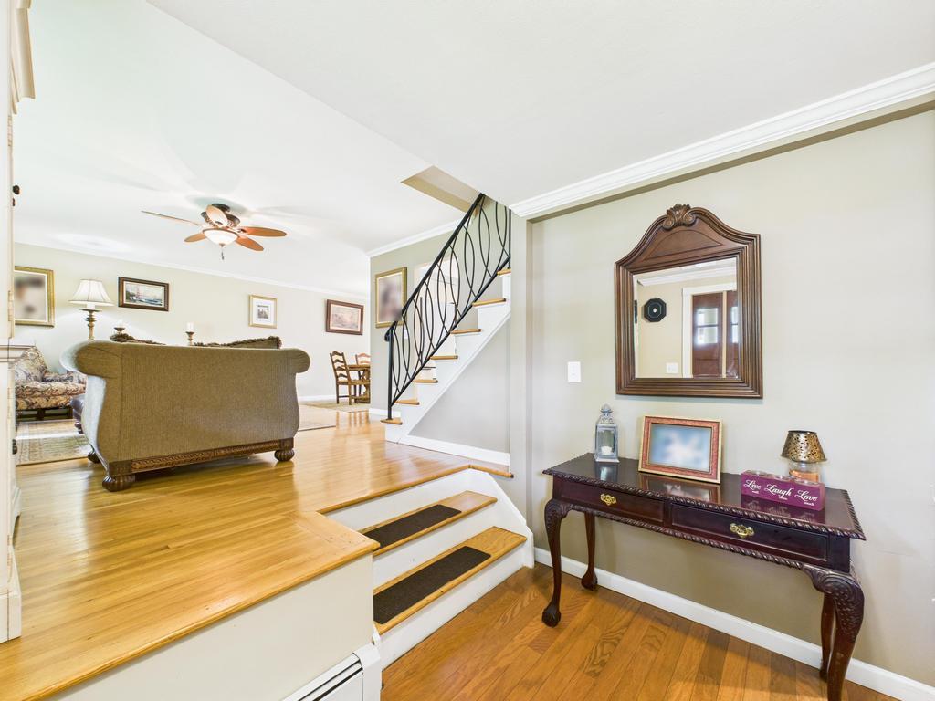 329 Ridgefield Road, Hauppauge, New York image 4