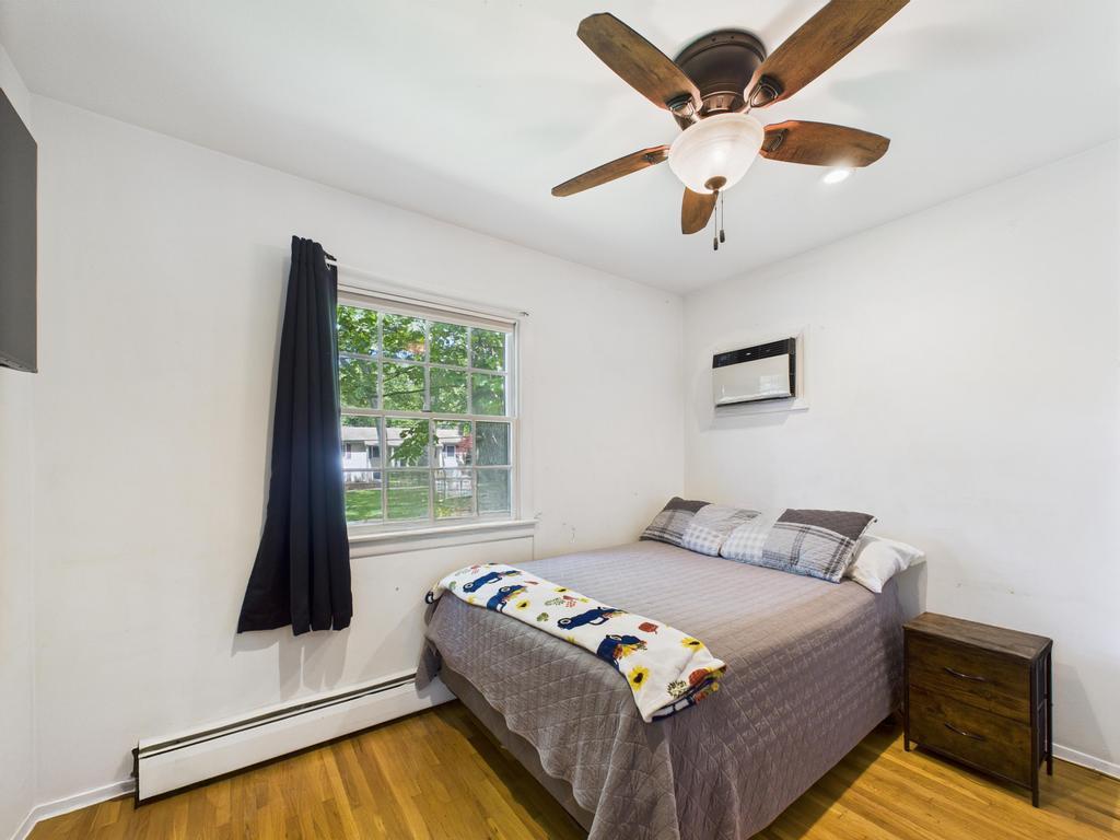 329 Ridgefield Road, Hauppauge, New York image 24
