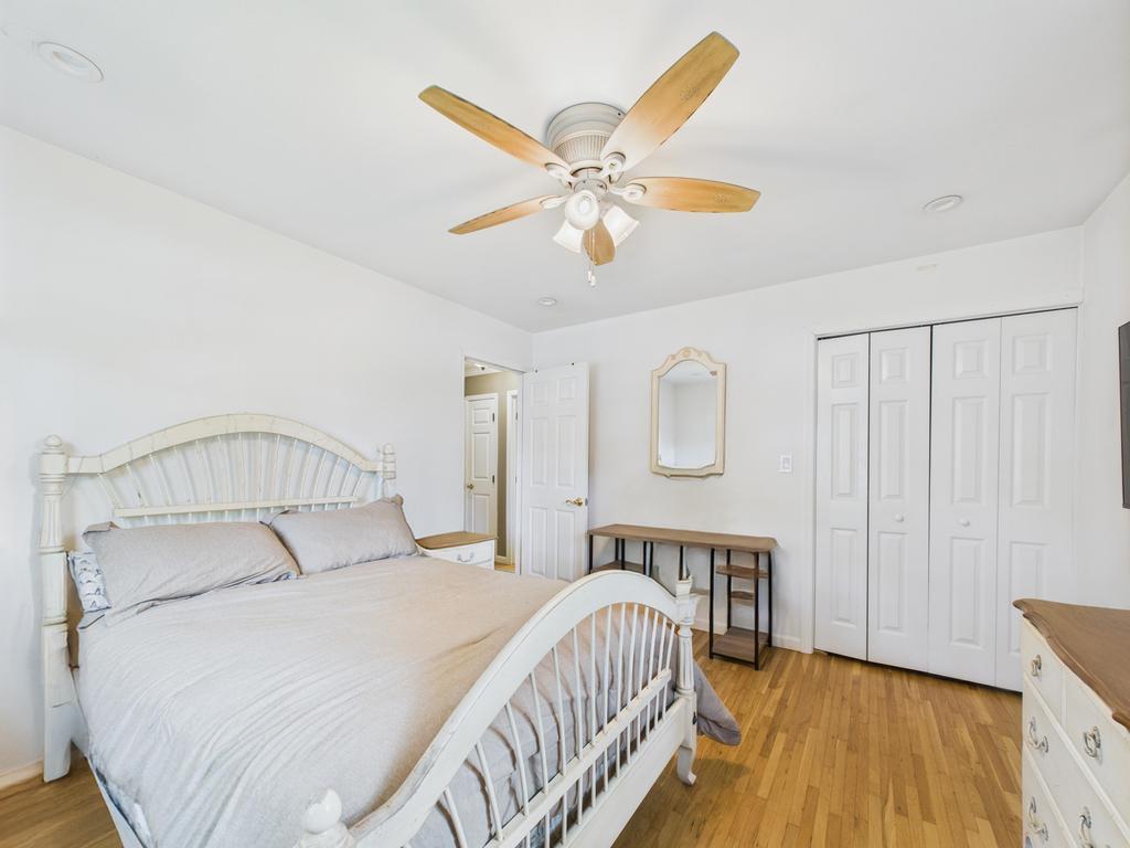 329 Ridgefield Road, Hauppauge, New York image 27