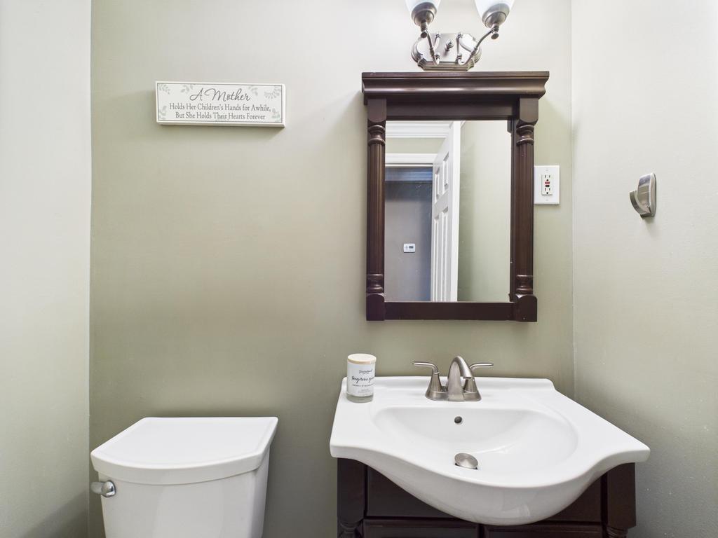 329 Ridgefield Road, Hauppauge, New York image 18