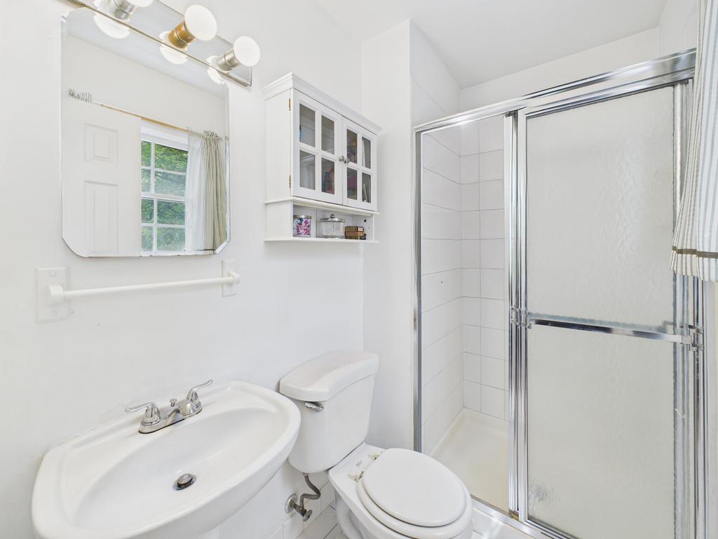 329 Ridgefield Road, Hauppauge, New York image 23