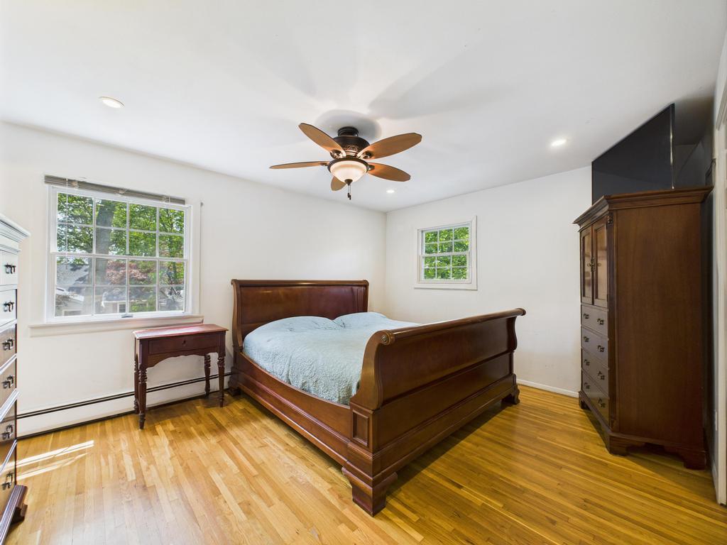 329 Ridgefield Road, Hauppauge, New York image 21