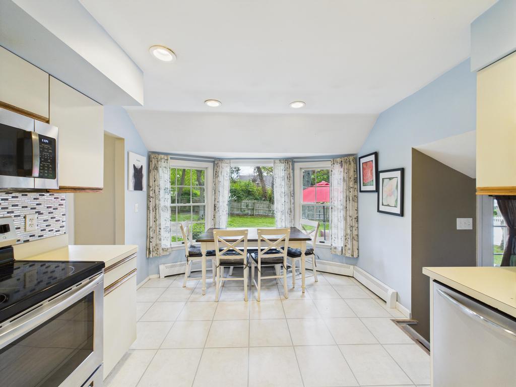 329 Ridgefield Road, Hauppauge, New York image 11