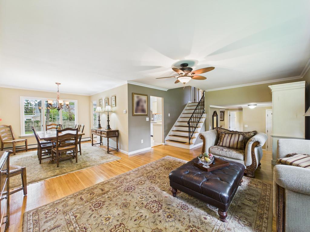 329 Ridgefield Road, Hauppauge, New York image 5