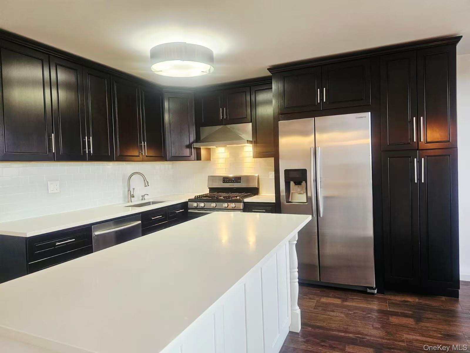 1 Bay Club Drive 16M