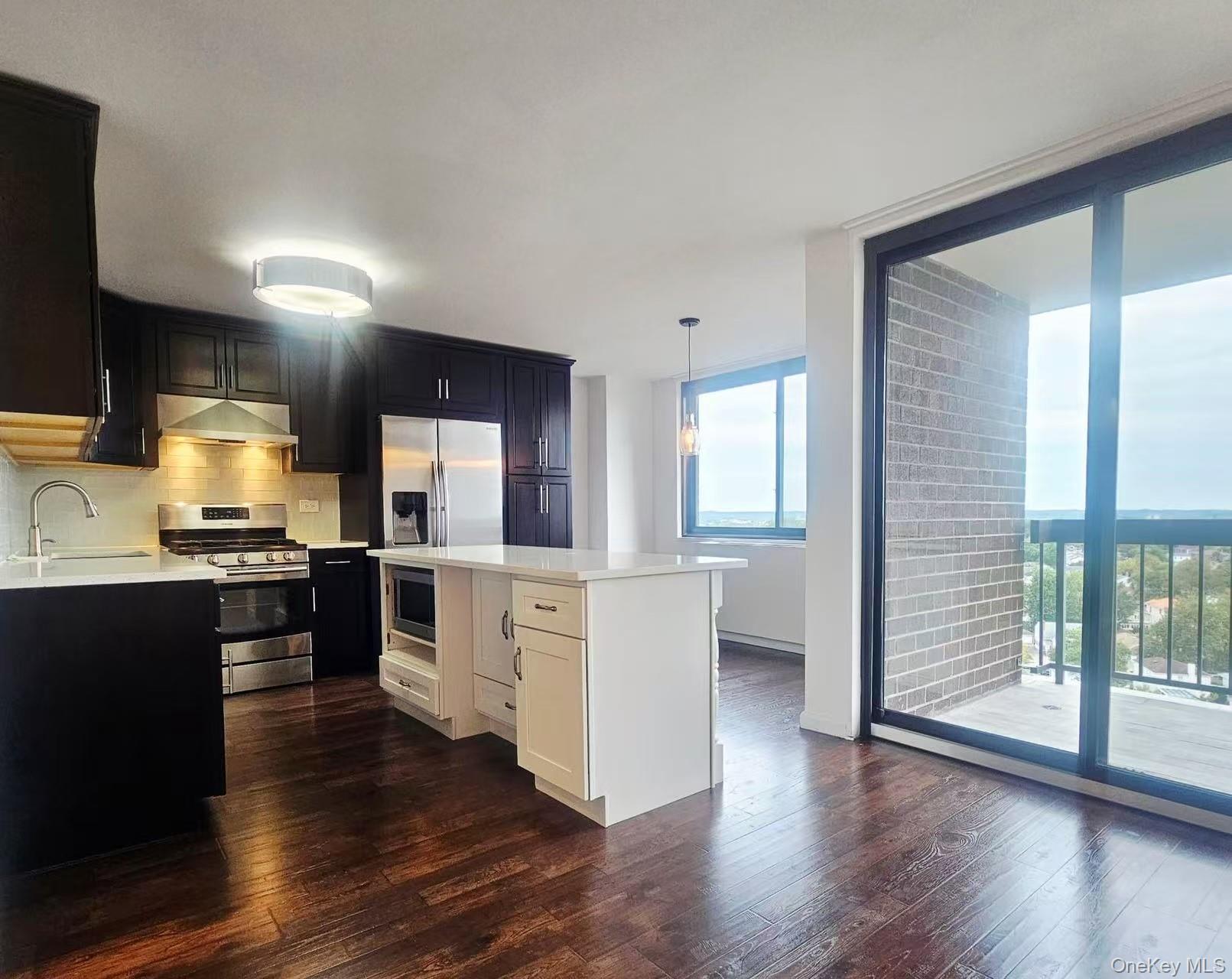 1 Bay Club Drive 16M