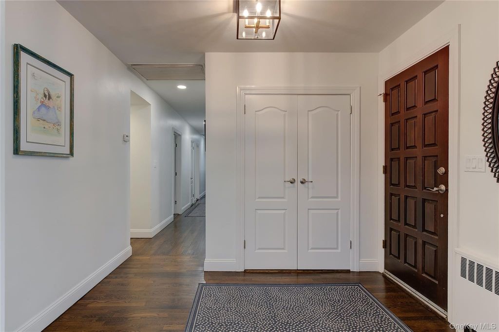 Photo of 189 Old Westbury Road, Old Westbury, NY 11568 (MLS # 940860)