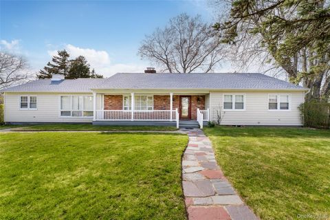 Homes For Sale - 4 Hampton Harbor Lane<br/> Hampton Bays, NY 11946
