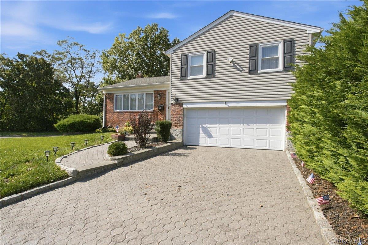 840 Carolyn Court