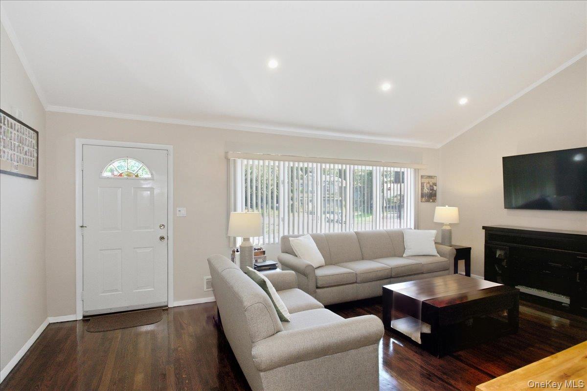 840 Carolyn Court