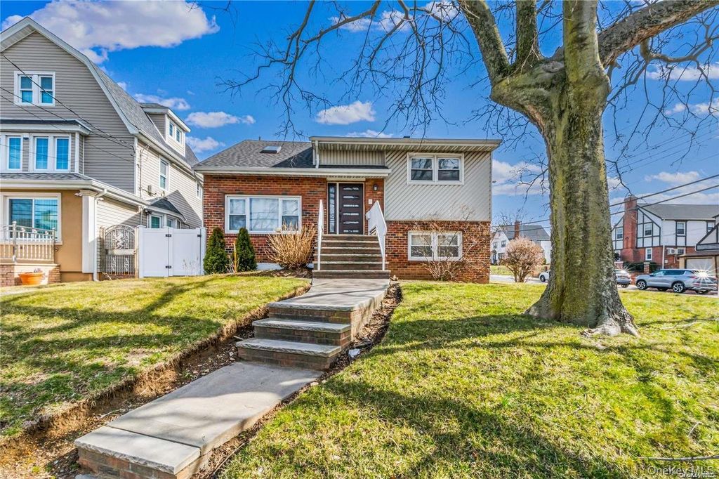 Photo of 103-17 Farmers Blvd Blvd #1st floor, Hollis, NY 11423 (MLS # 965433)