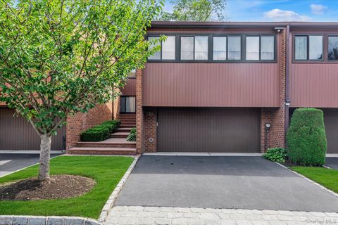 3 Cricket Club Drive Roslyn NY 11576