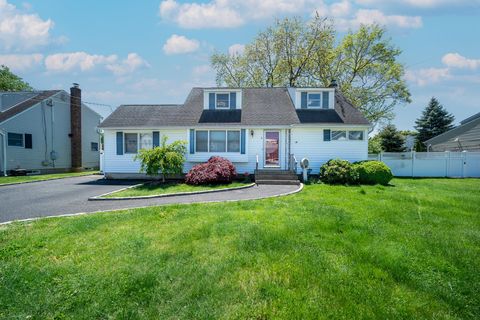 6 Pompano Lane Massapequa Park NY 11762