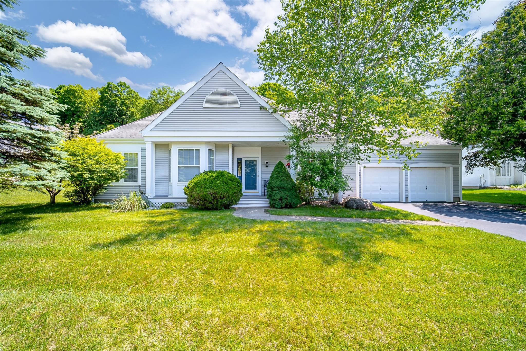 Dodge Street, Poughquag, New York - 2 Bedrooms  
3 Bathrooms  
10 Rooms - 