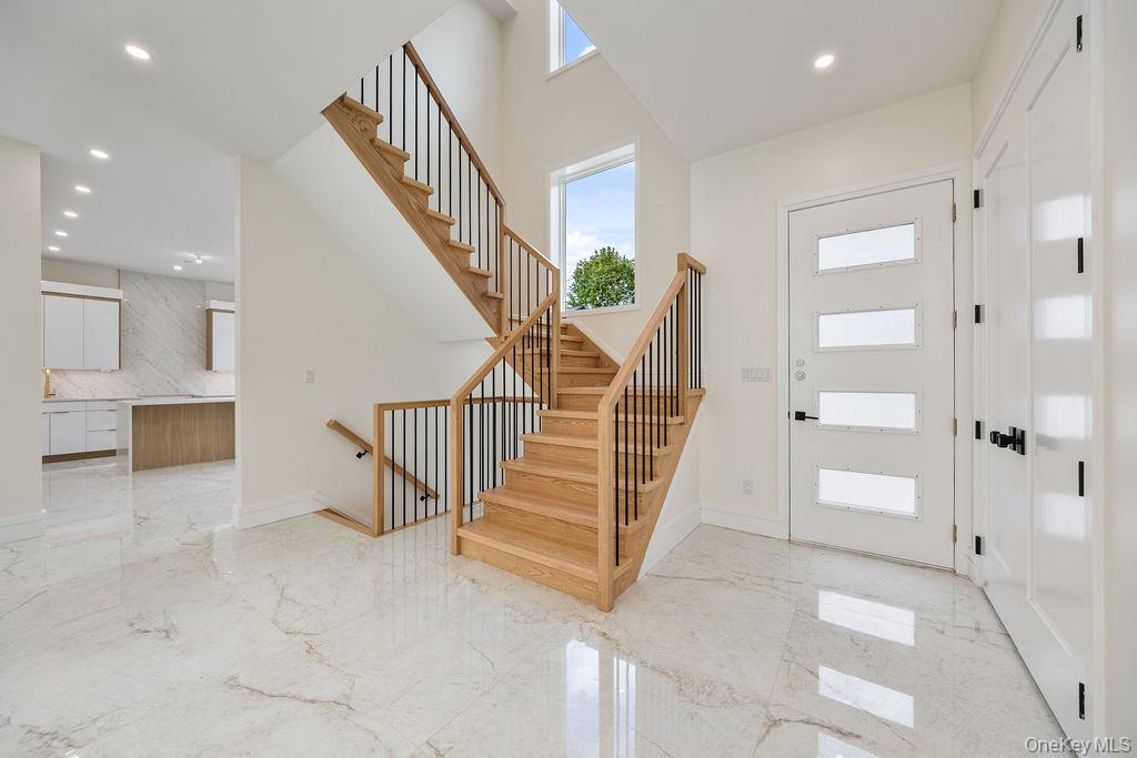 20 Singer Avenue 202