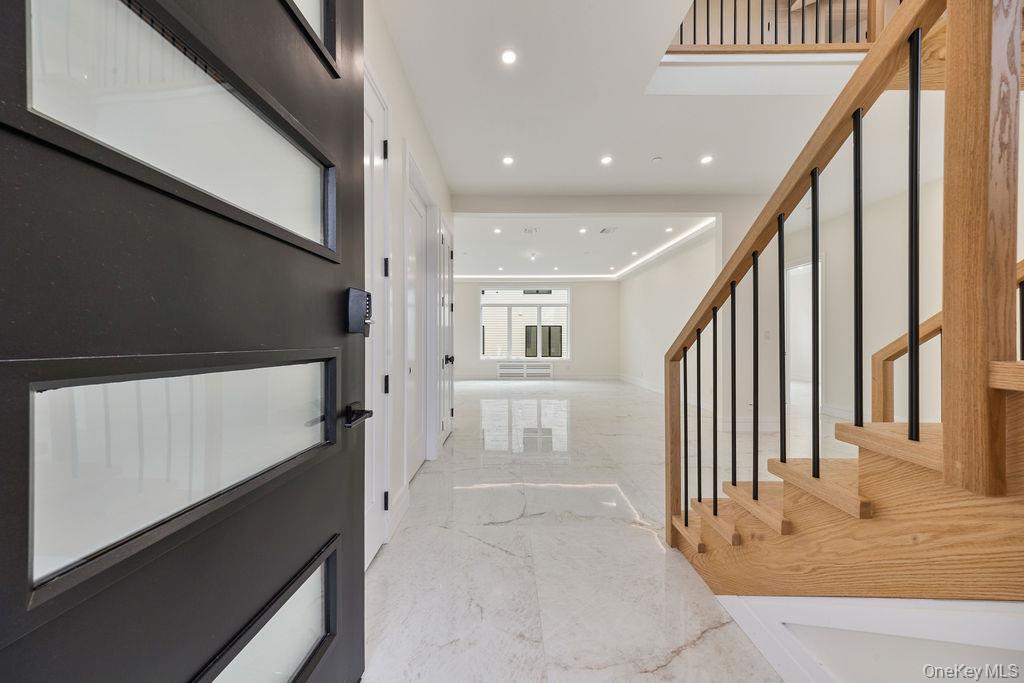 20 Singer Avenue 202